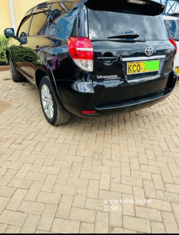clean-well-maintained-toyota-vanguard-up-for-sale-big-3