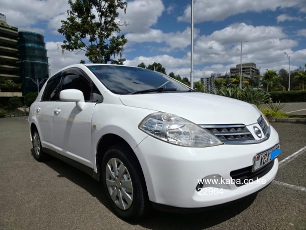 2012-nissan-tiida-big-1