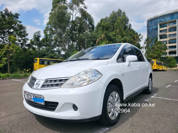 2012-nissan-tiida-big-2