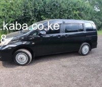 2006-toyota-isis-small-6