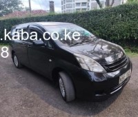 2006-toyota-isis-small-5