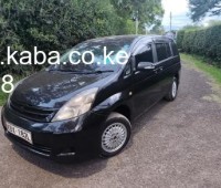 2006-toyota-isis-small-0