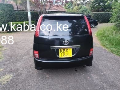 2006-toyota-isis-big-3