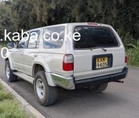 toyota-hillux-sur-small-0