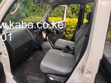 2016-toyota-townace-big-5