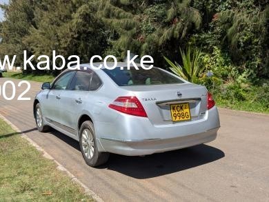 2009-nissan-teana-big-1