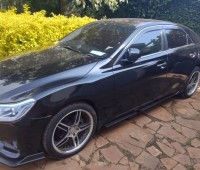 toyota-mark-x-2014-small-0