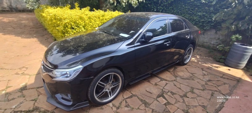 toyota-mark-x-2014-big-0