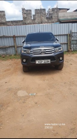 toyota-hilux-revo-in-great-condition2016-big-0
