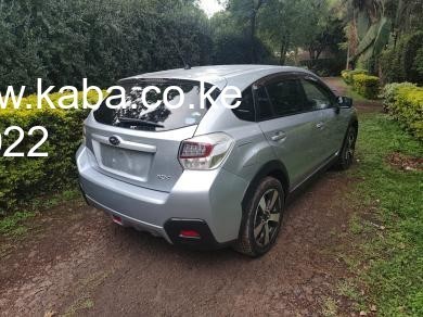 2015-subaru-xv-hybrid-big-6