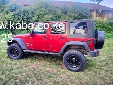 2013-kdt-jeep-wrangler-sahara-big-2