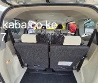 201911-toyota-sienta-small-5