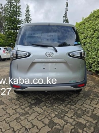 201911-toyota-sienta-big-8
