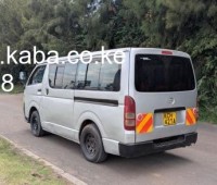 2009-toyota-hiace-small-2