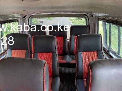 2009-toyota-hiace-big-6