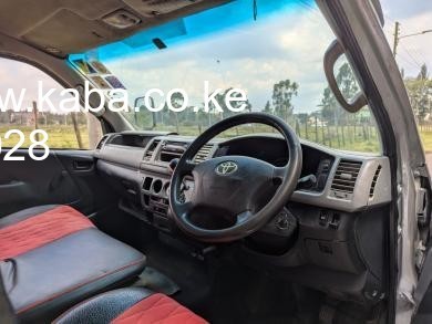 2009-toyota-hiace-big-7