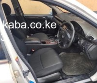 2005-mercedes-benz-c240-small-3
