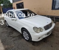 2005-mercedes-benz-c240-small-0