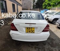 2005-mercedes-benz-c240-small-5