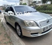 toyota-avensis-small-0