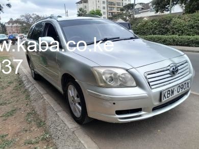 toyota-avensis-big-0