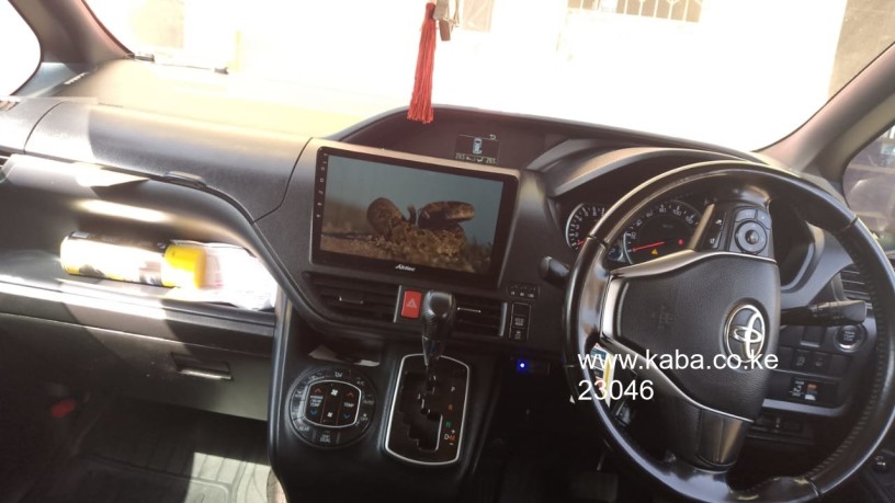 2014-toyota-noah-non-hybrid-for-sale-big-4