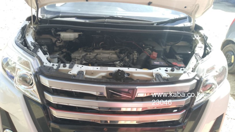 2014-toyota-noah-non-hybrid-for-sale-big-5