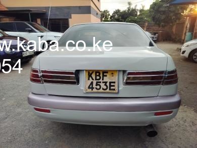 toyota-premio-big-1