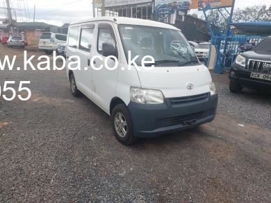 toyota-townace-dx-big-0