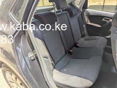 volkswagen-polo-2011-big-4