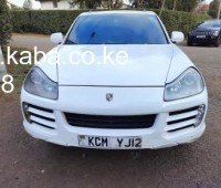 porsche-cayenne-small-0