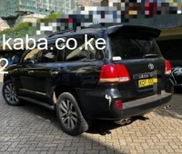 toyota-landcruiser-v8-small-0