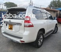 2017-toyota-prado-tx-small-5