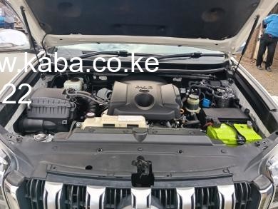 2017-toyota-prado-tx-big-4
