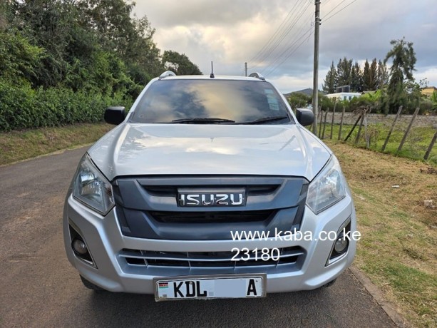 isuzu-dmax-dcab-big-2