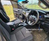 toyota-hilux-dcab-automatic-small-3