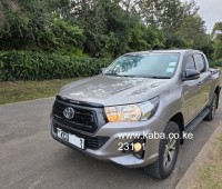 toyota-hilux-dcab-automatic-small-2