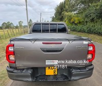 toyota-hilux-dcab-automatic-small-8