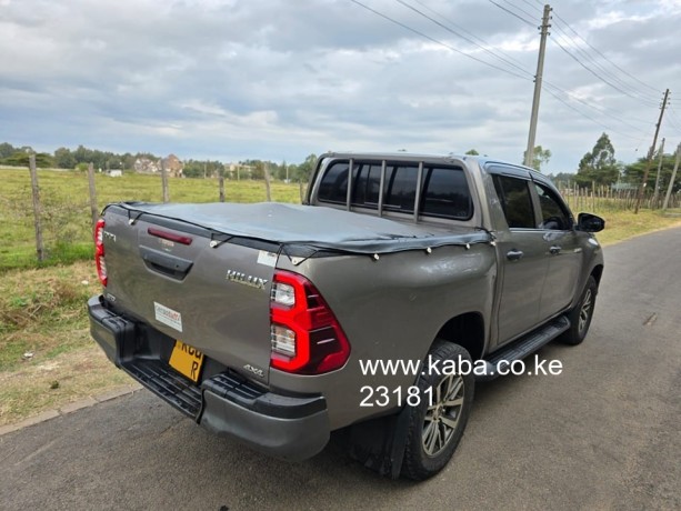 toyota-hilux-dcab-automatic-big-7