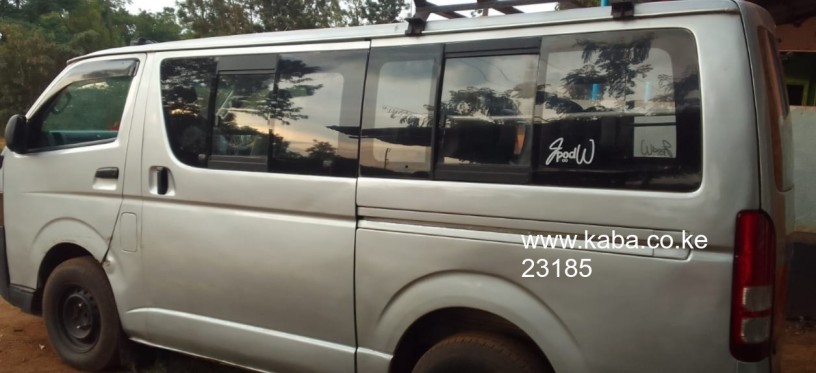 toyota-hiace-big-6