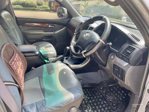 prado-landcruiser-j120-7-seater-leather-fully-loaded-big-3