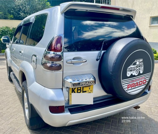 prado-landcruiser-j120-7-seater-leather-fully-loaded-big-12