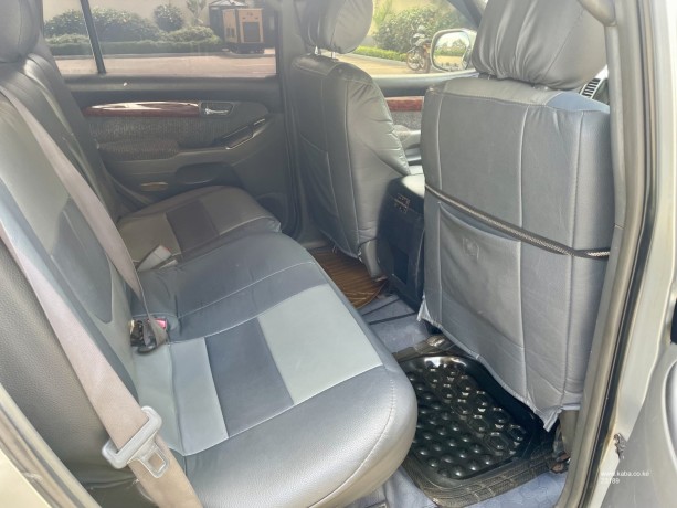 prado-landcruiser-j120-7-seater-leather-fully-loaded-big-4