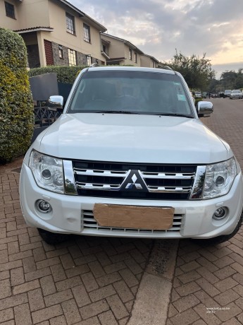 2013-mitsubishi-pajero-for-sale-big-0