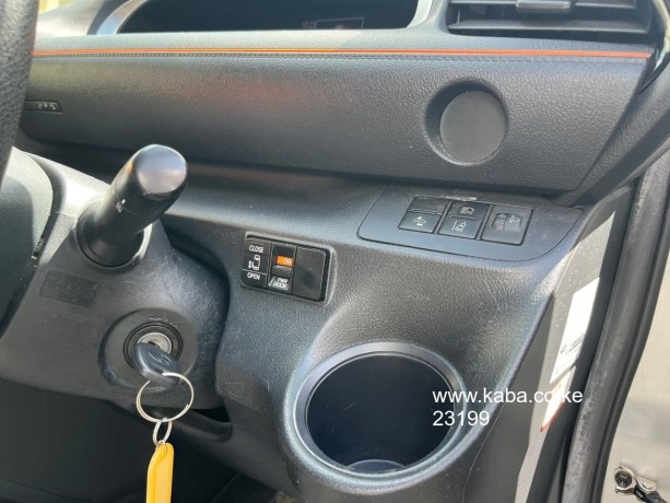 2018-toyota-sienta-for-sale-big-6