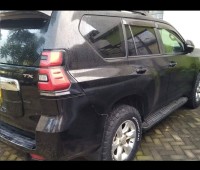 clean-buy-and-drive-toyota-prado-small-6