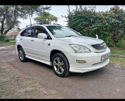 Clean buy and drive Toyota Harrier