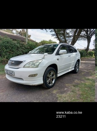 clean-buy-and-drive-toyota-harrier-big-1