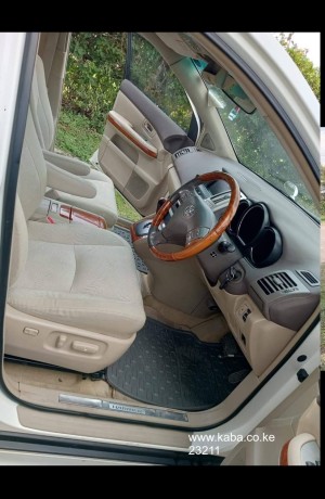 clean-buy-and-drive-toyota-harrier-big-8