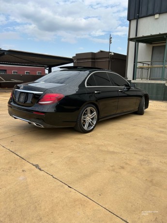 2017-mercedes-e200-amg-sunroof-big-8